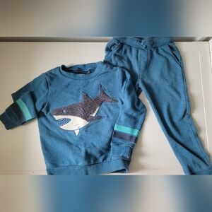 Andy & Evan 2pc French terry set with shark applique size 3T